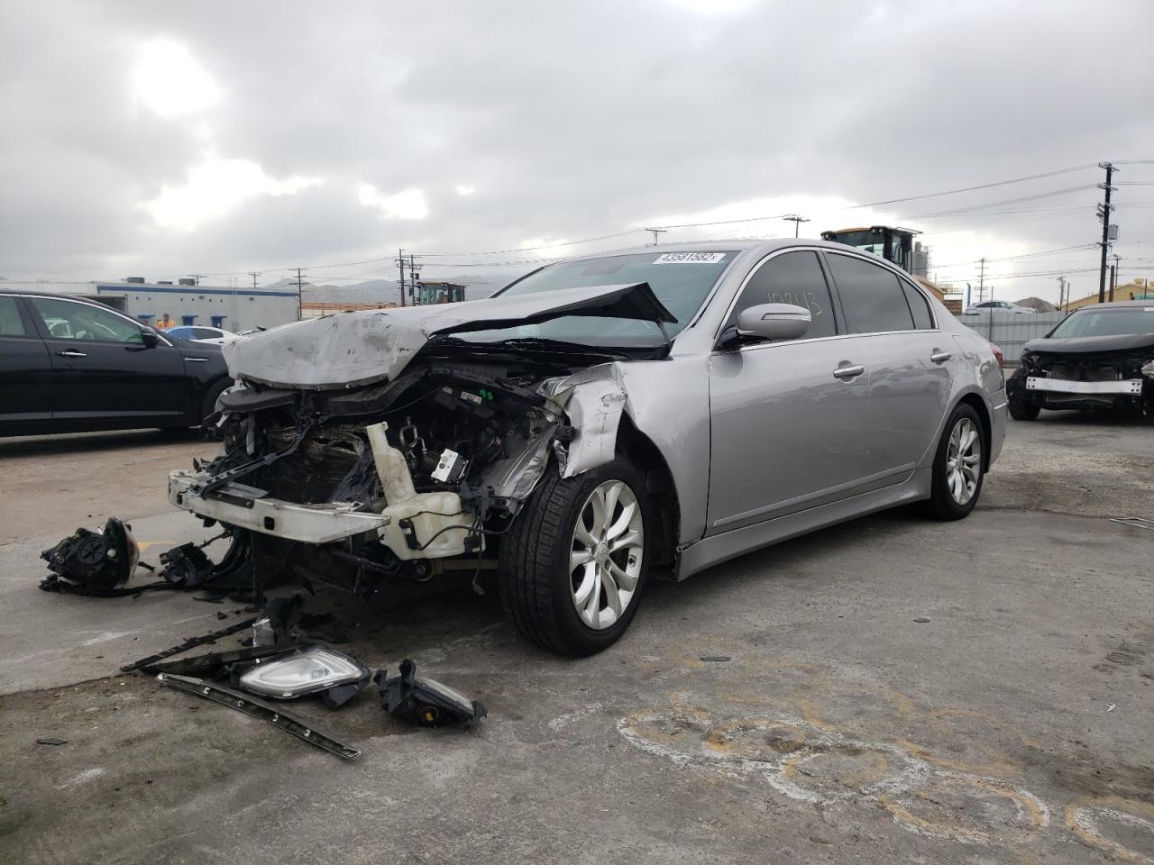 Photo 2 from auction – 2013 HYUNDAI GENESIS 3. with VIN KMHGC4DD4DU241032