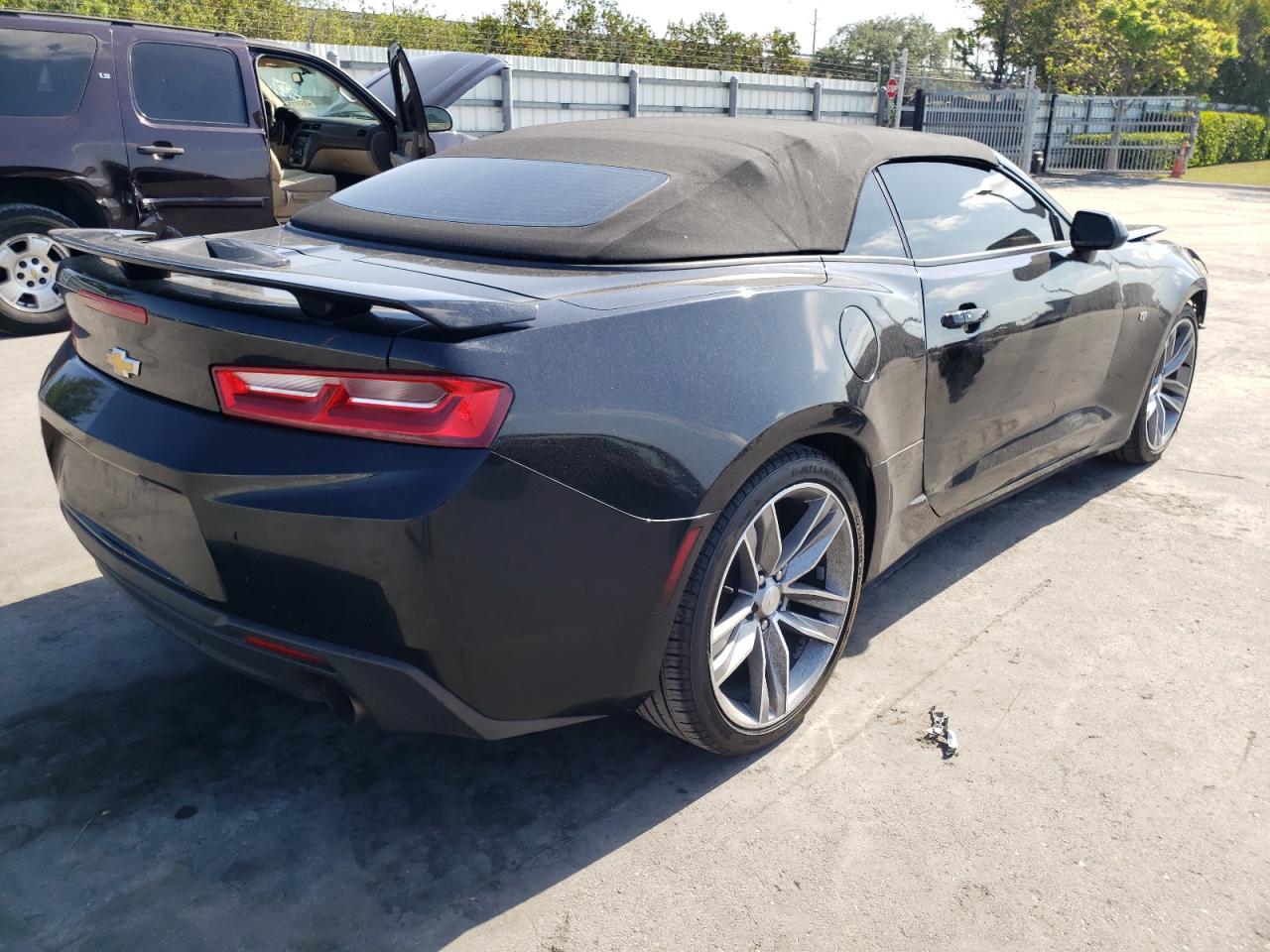 Photo 4 from auction – 2017 CHEVROLET CAMARO LT with VIN 1G1FB3DS4H0170562