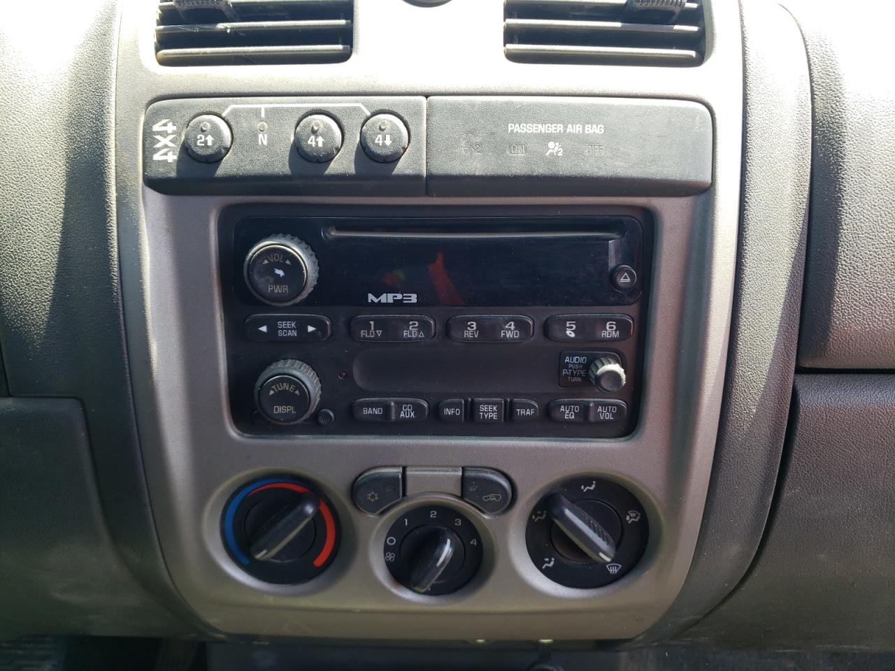 Photo 9 from auction – 2006 CHEVROLET COLORADO with VIN 1GCDT136468290672