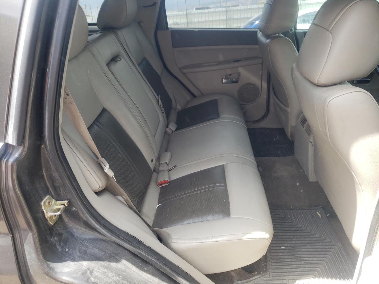 Photo 6 from auction – 2005 JEEP GRAND CHER with VIN 1J4HR58235C729461