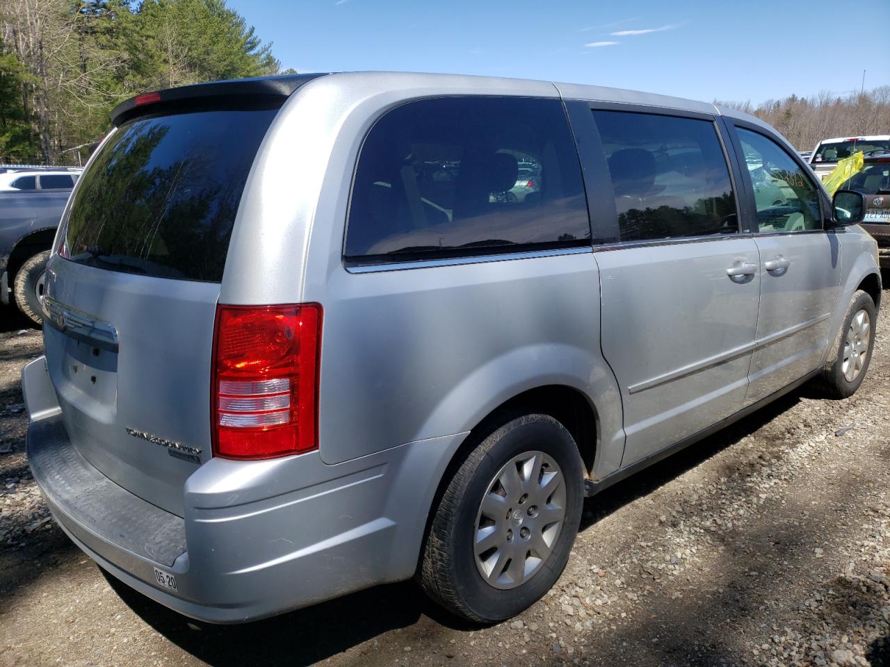 Photo 4 from auction – 2010 CHRYSLER TOWN & COU with VIN 2A4RR4DE6AR104407