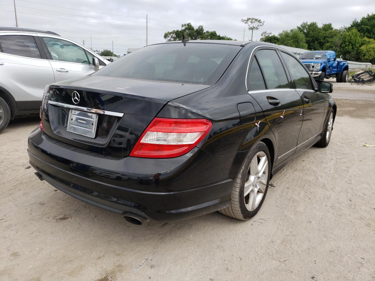 Photo 4 from auction – 2011 MERCEDES-BENZ C 300 with VIN WDDGF5EB8BA518302