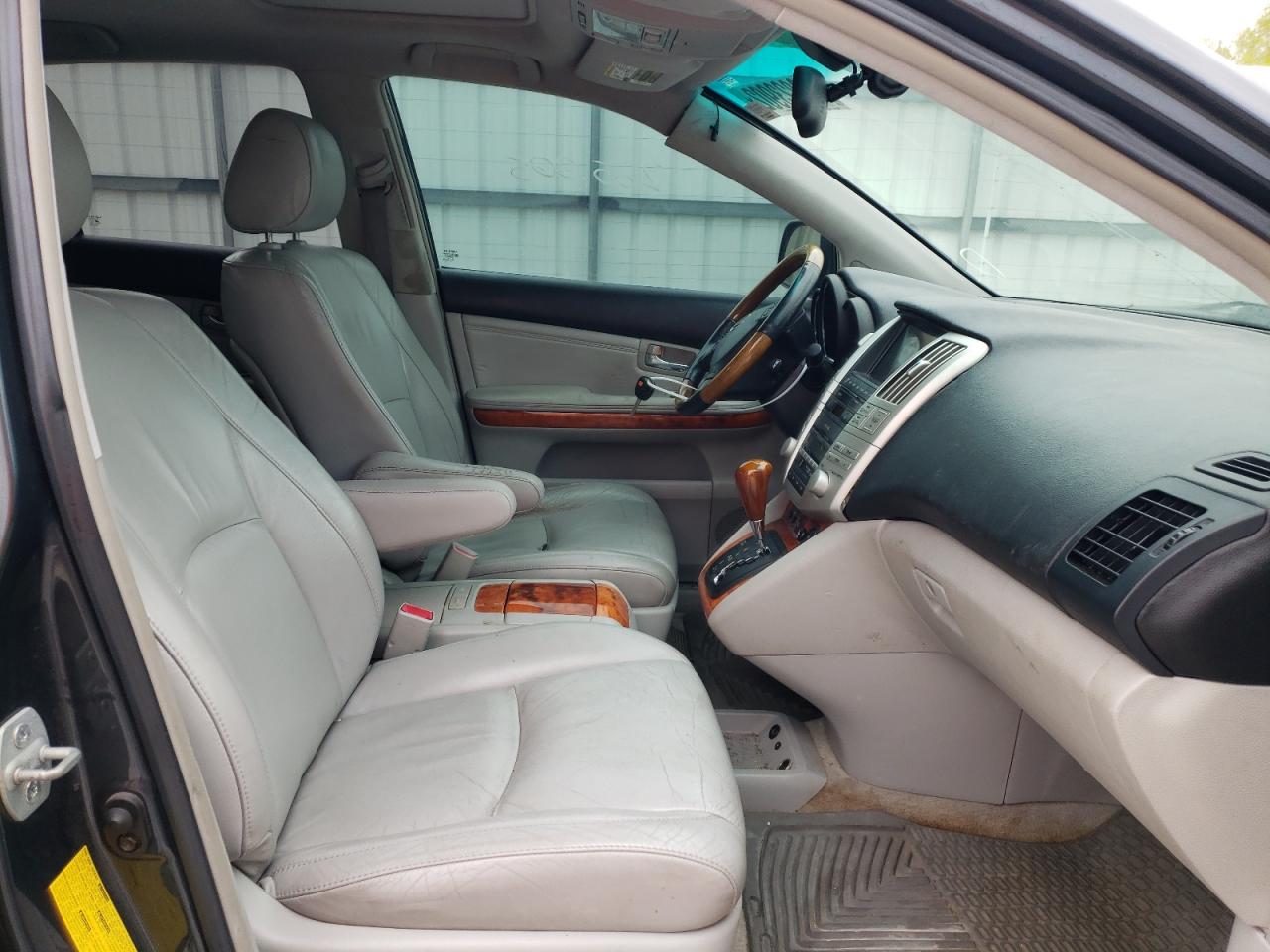 Photo 5 from auction – 2005 LEXUS RX 330 with VIN 2T2HA31U55C046354