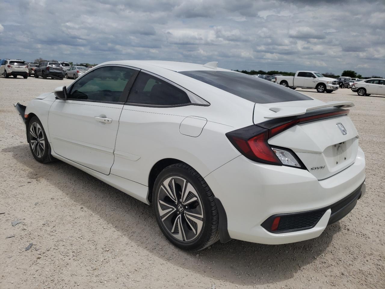 Photo 3 from auction – 2017 HONDA CIVIC EX with VIN 2HGFC3B32HH359496