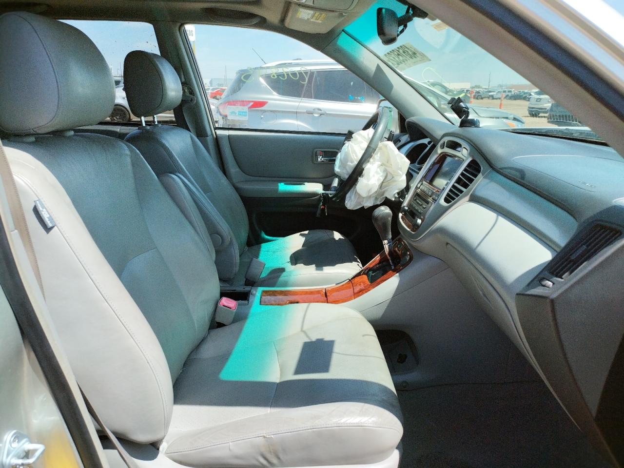 Photo 5 from auction – 2007 TOYOTA HIGHLANDER with VIN JTEDW21A970020546
