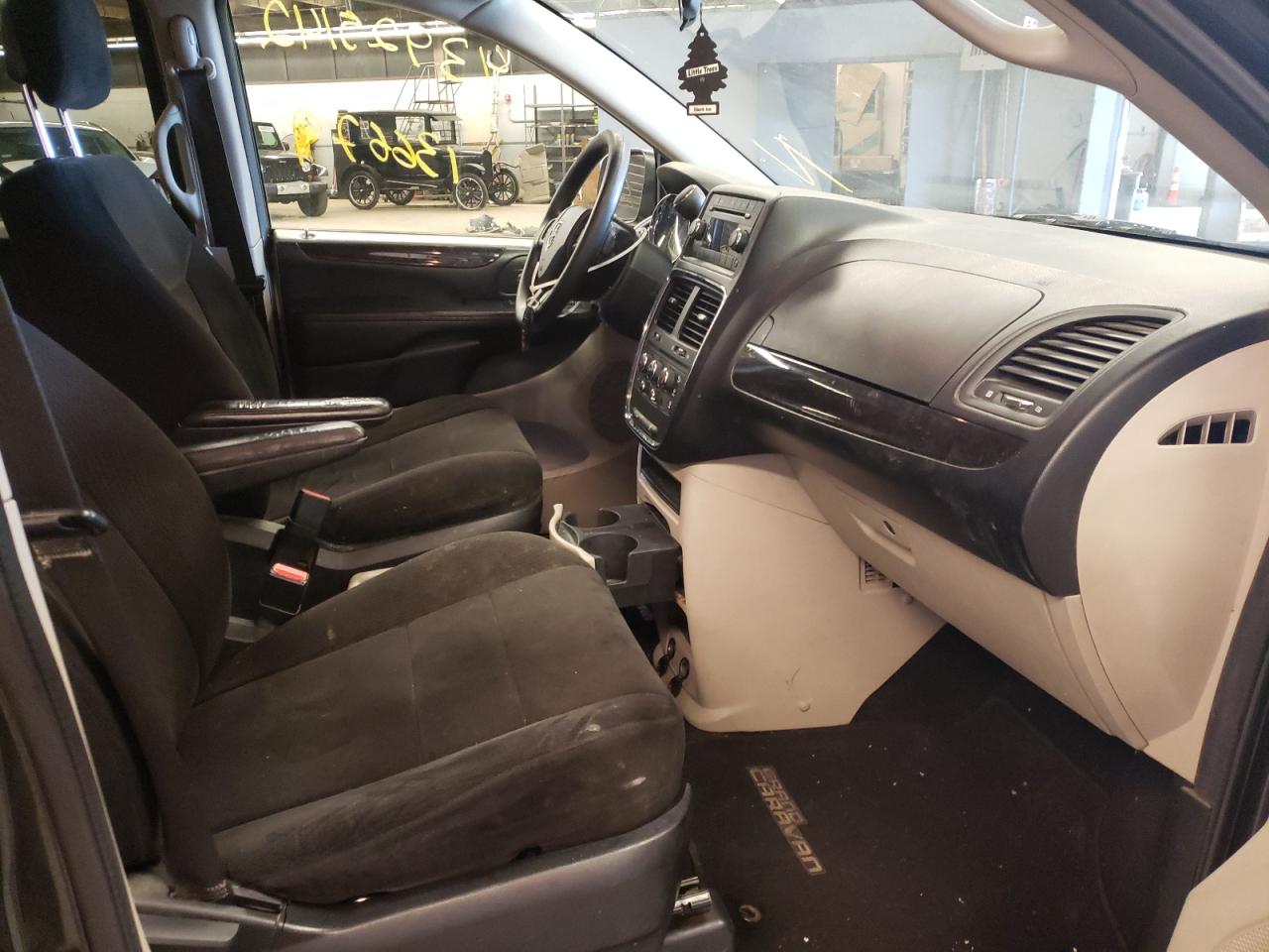 Photo 5 from auction – 2012 DODGE GRAND CARA with VIN 2C4RDGBG2CR266015