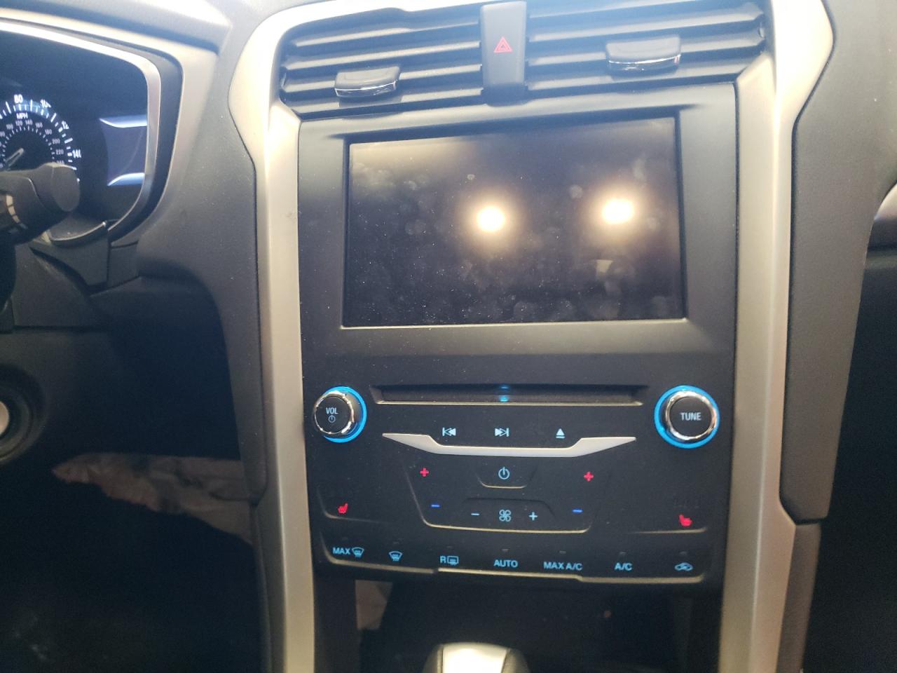 Photo 9 from auction – 2013 FORD FUSION SE with VIN 3FA6P0HR0DR301582