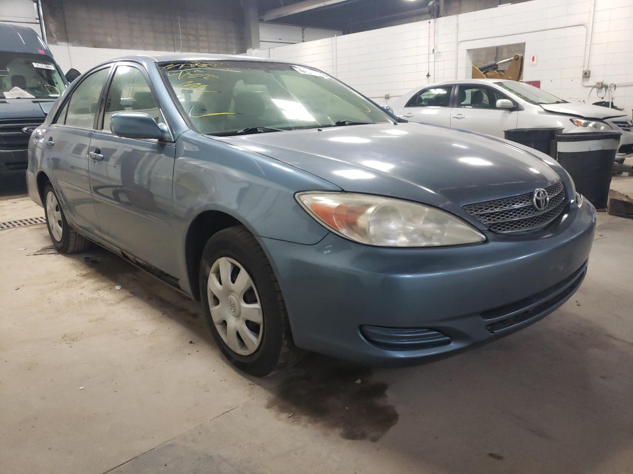 TOYOTA CAMRY LE 2002 with VIN JTDBE30K320014703 - Photo from auction