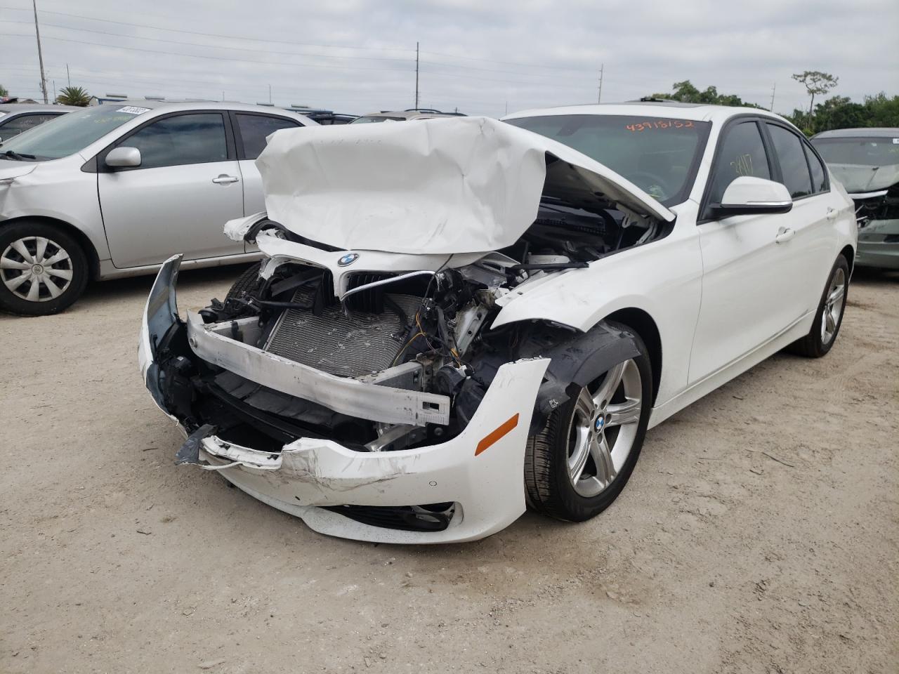Photo 2 from auction – 2014 BMW 328 XI with VIN WBA3B3G53ENR83550