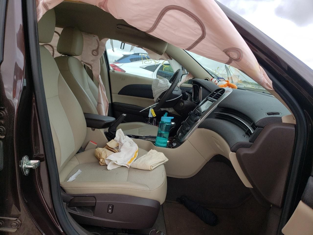Photo 5 from auction – 2015 CHEVROLET MALIBU 1LT with VIN 1G11C5SL0FF231348