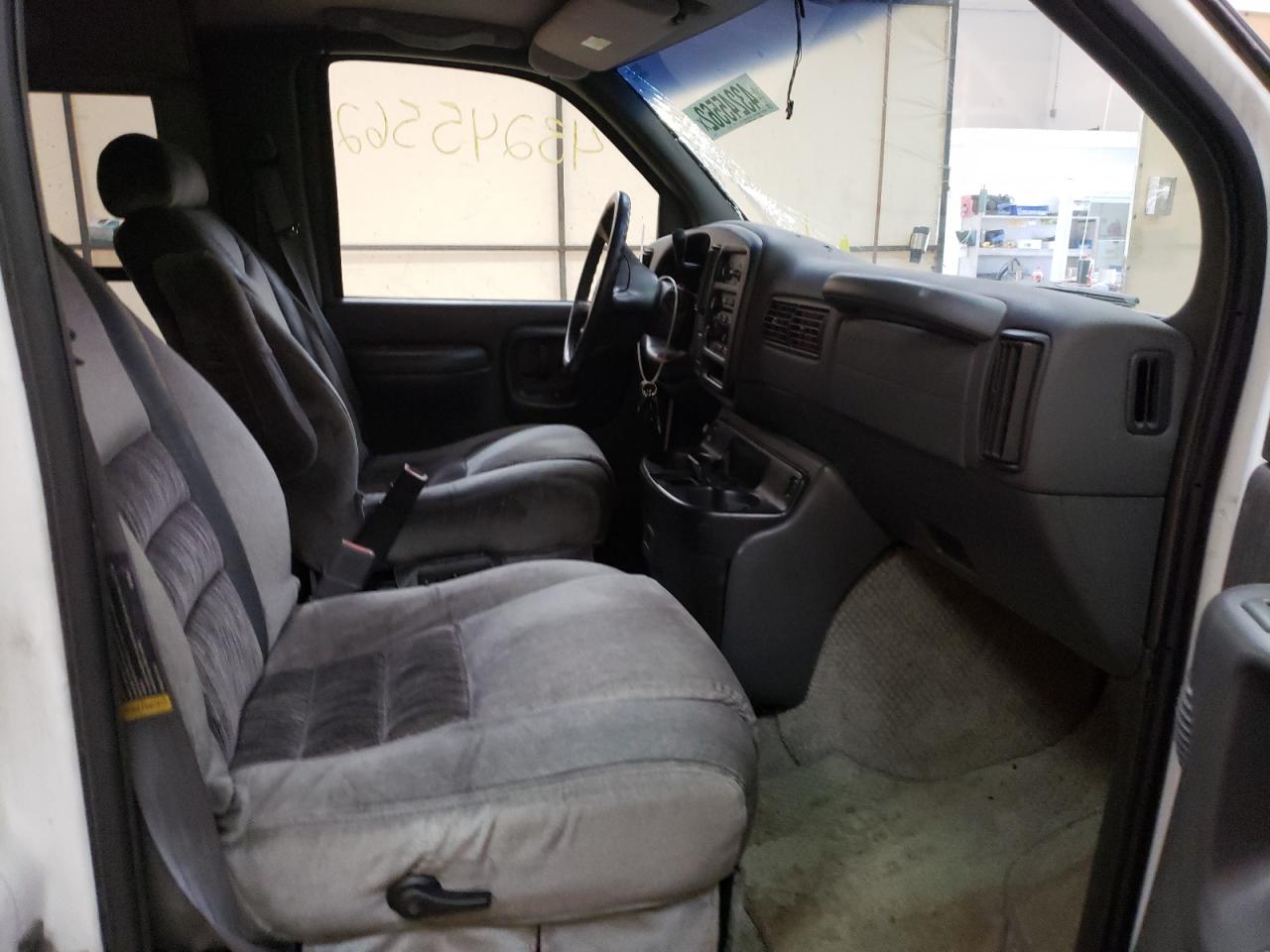 Photo 5 from auction – 2002 CHEVROLET EXPRESS G1 with VIN 1GBFG15R121133080