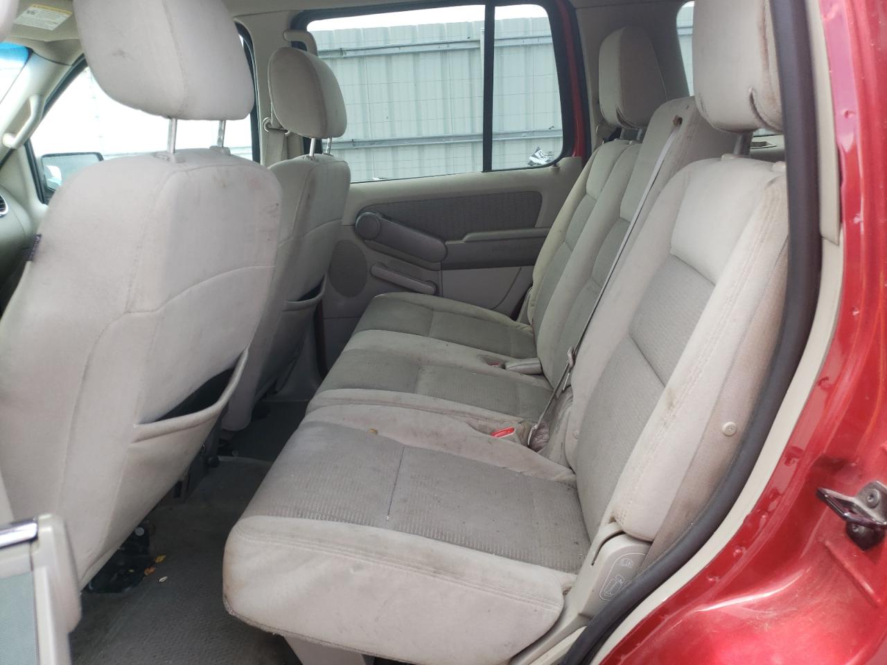 Photo 6 from auction – 2006 FORD EXPLORER X with VIN 1FMEU73E16UB41277