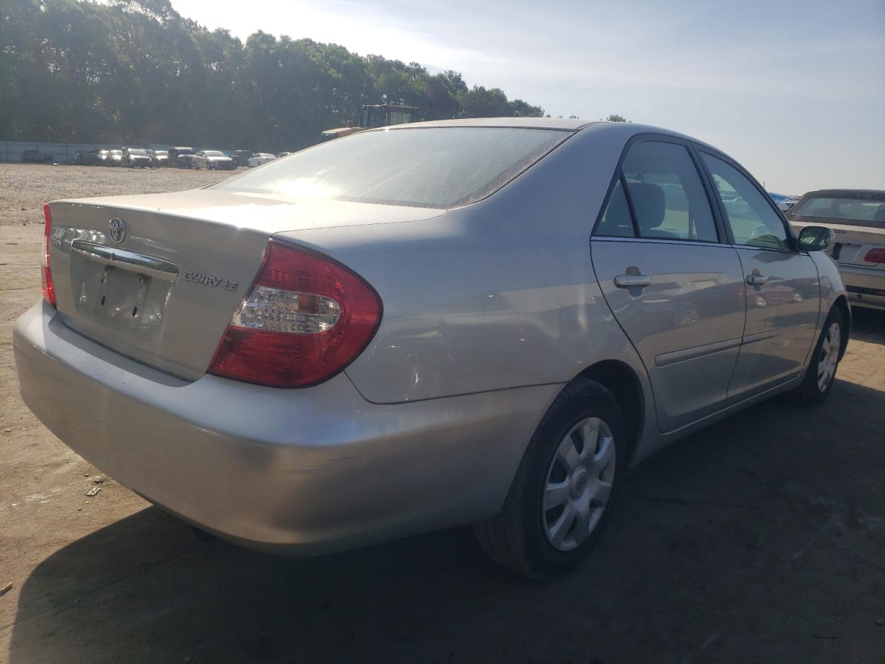Photo 4 from auction – 2002 TOYOTA CAMRY LE with VIN 4T1BE32K62U594417