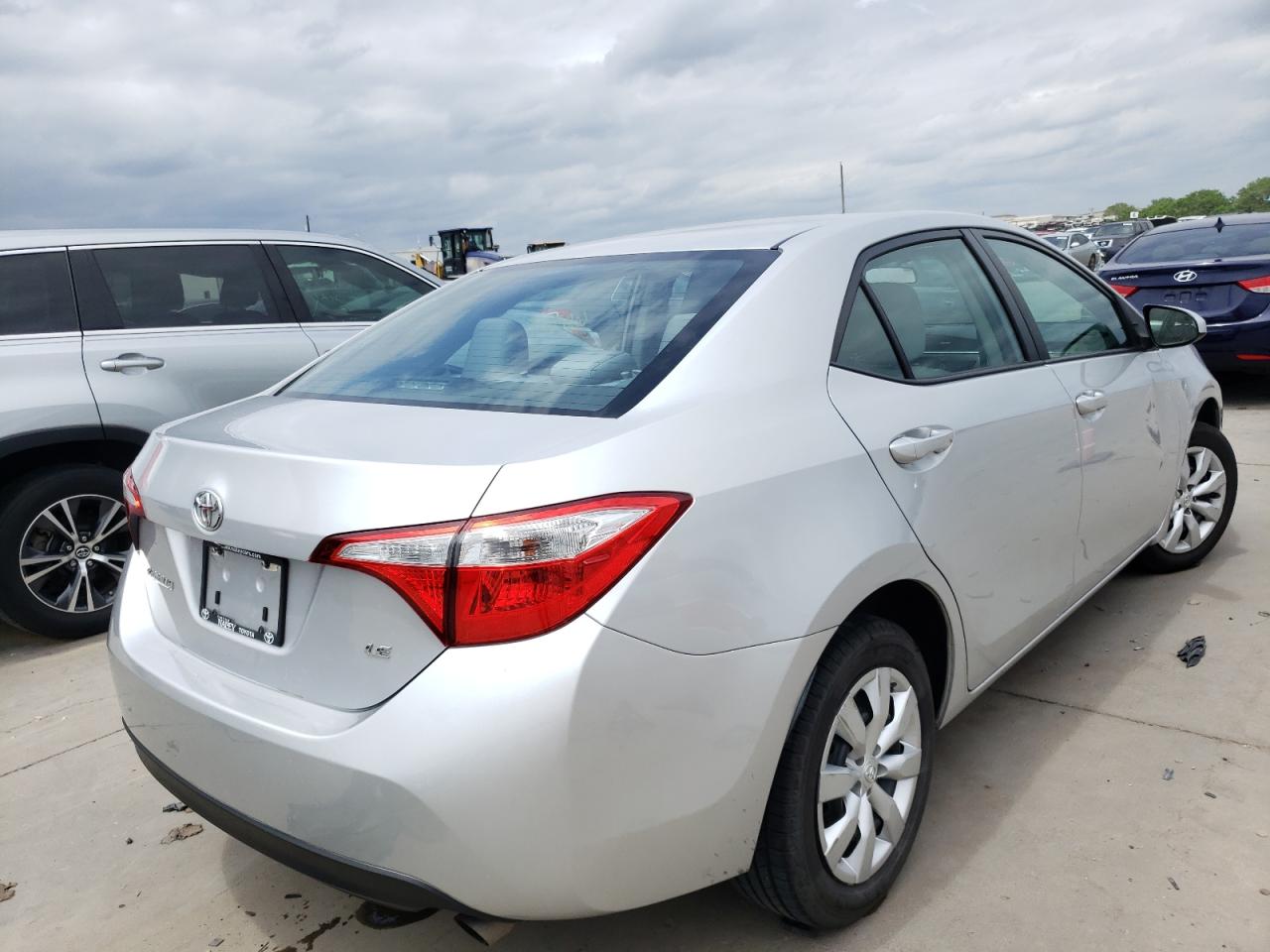 Photo 4 from auction – 2014 TOYOTA COROLLA L with VIN 5YFBURHE6EP127107