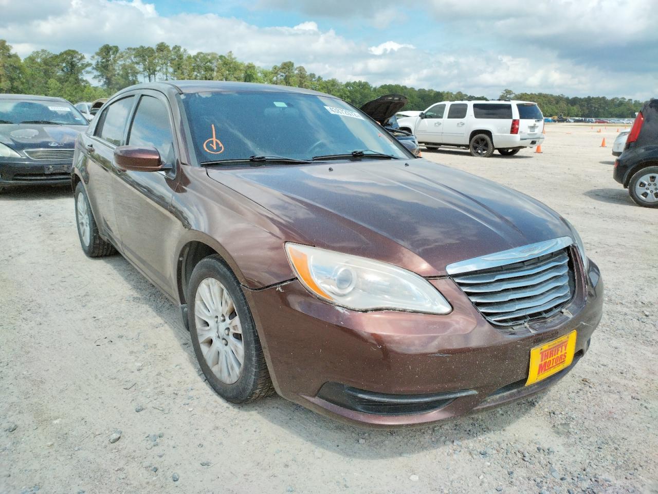 CHRYSLER 200 LX 2013 with VIN 1C3CCBAB8DN686012 - Photo from auction