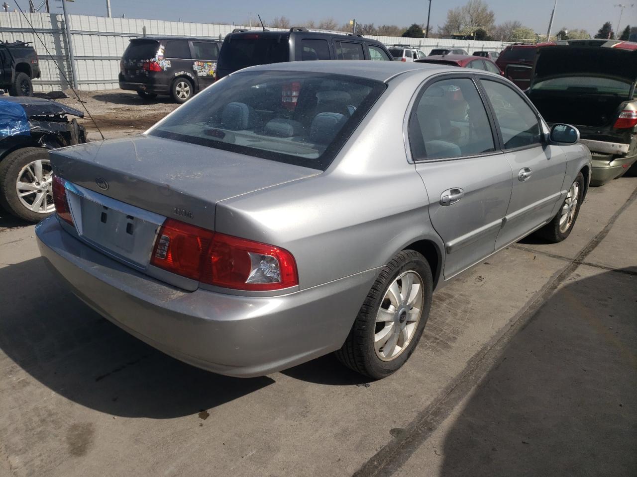 Photo 4 from auction – 2005 KIA OPTIMA with VIN KNAGD128655378231