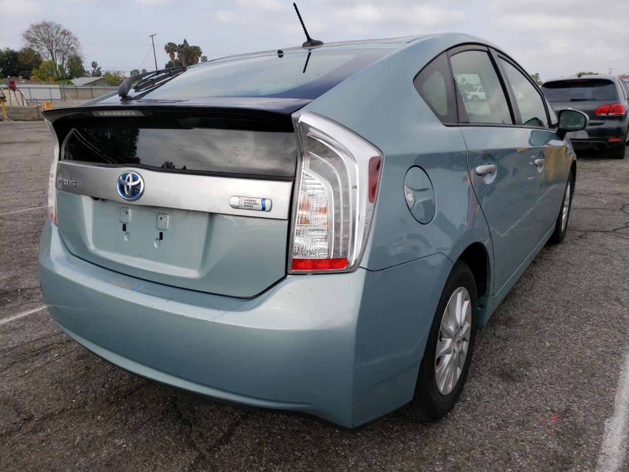 Photo 4 from auction – 2014 TOYOTA PRIUS PLUG with VIN JTDKN3DP8E3059550