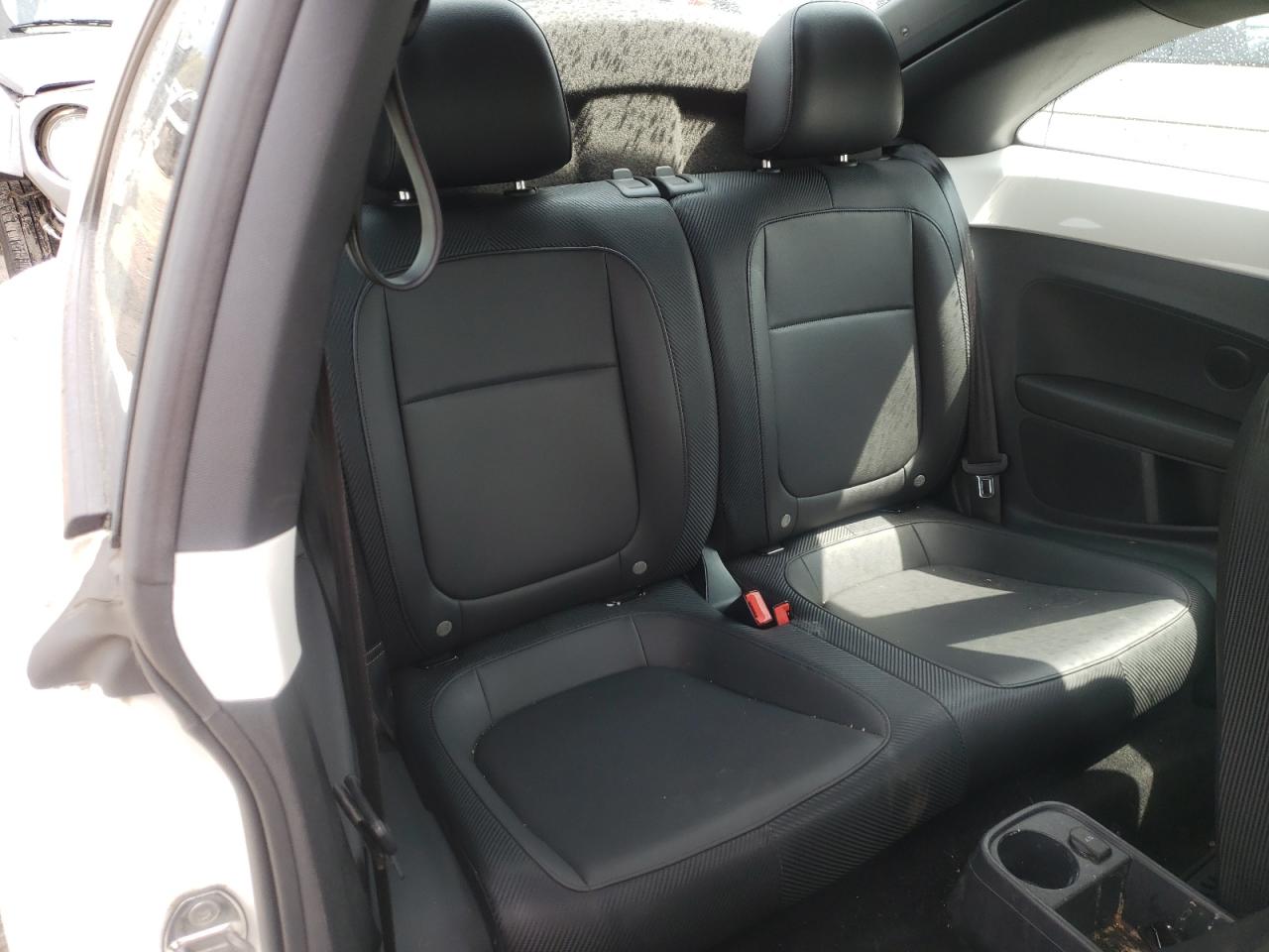 Photo 6 from auction – 2012 VOLKSWAGEN BEETLE with VIN 3VWJP7ATXCM640538