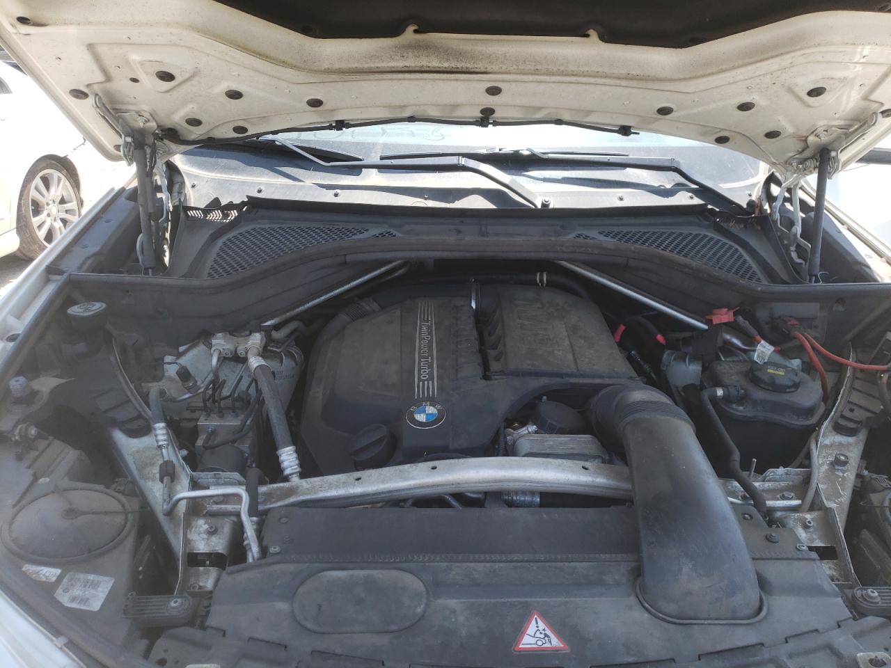 Photo 7 from auction – 2015 BMW X5 XDRIVE3 with VIN 5UXKR0C5XF0K69183