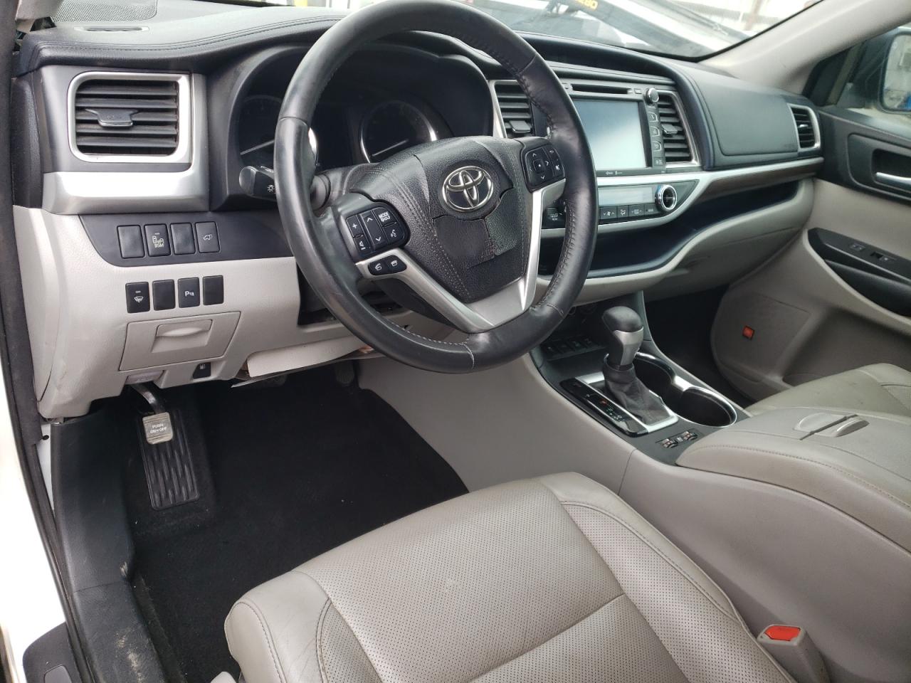 Photo 9 from auction – 2015 TOYOTA HIGHLANDER with VIN 5TDDKRFH3FS191528