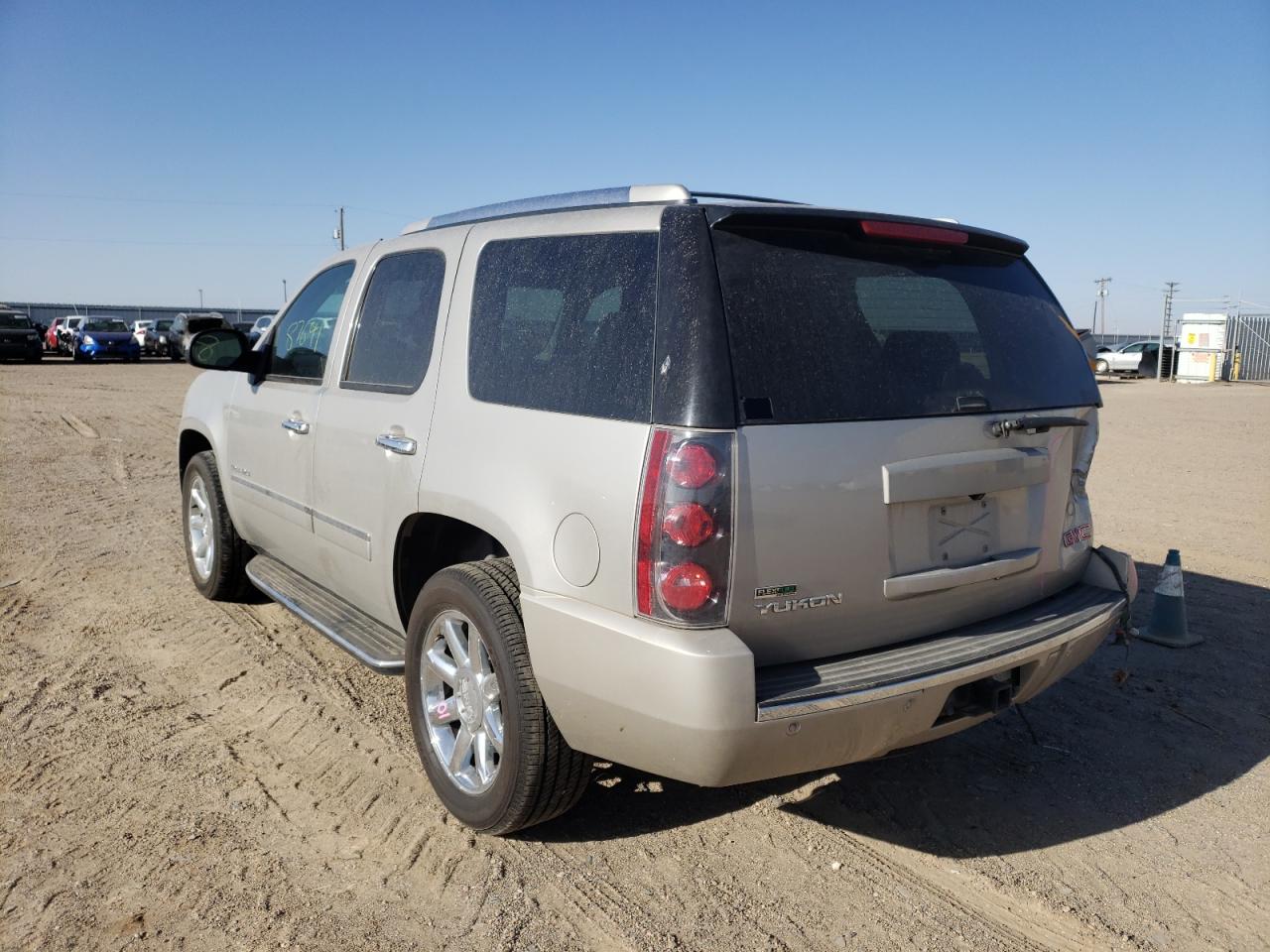 Photo 3 from auction – 2009 GMC YUKON DENA with VIN 1GKFK03229R239208