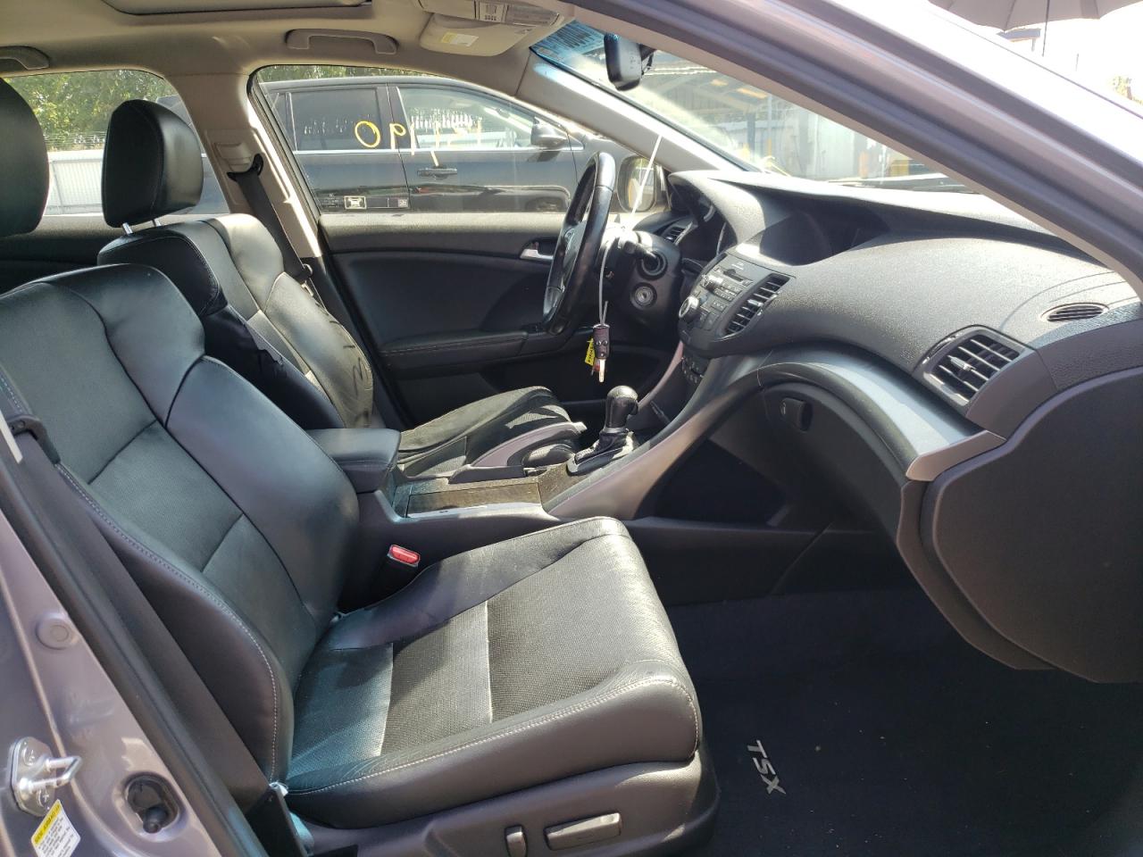 Photo 5 from auction – 2012 ACURA TSX with VIN JH4CW2H53CC004813