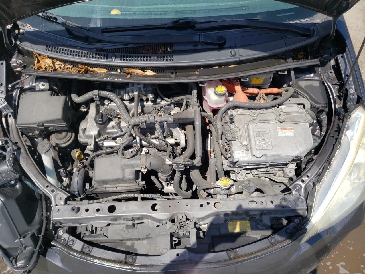 Photo 7 from auction – 2012 TOYOTA PRIUS C with VIN JTDKDTB35C1526158