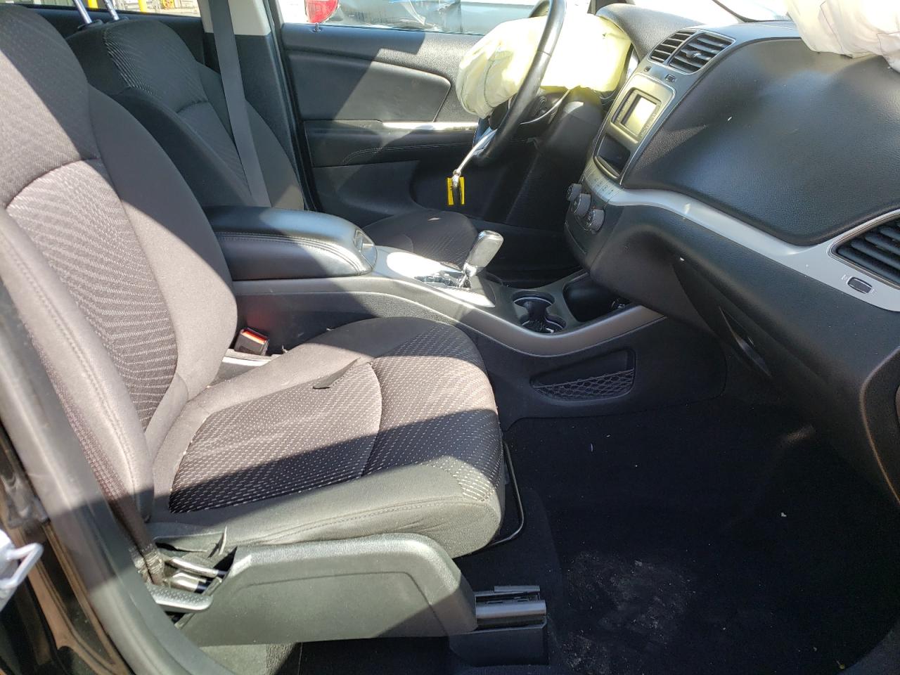 Photo 5 from auction – 2017 DODGE JOURNEY SE with VIN 3C4PDCAB4HT599598