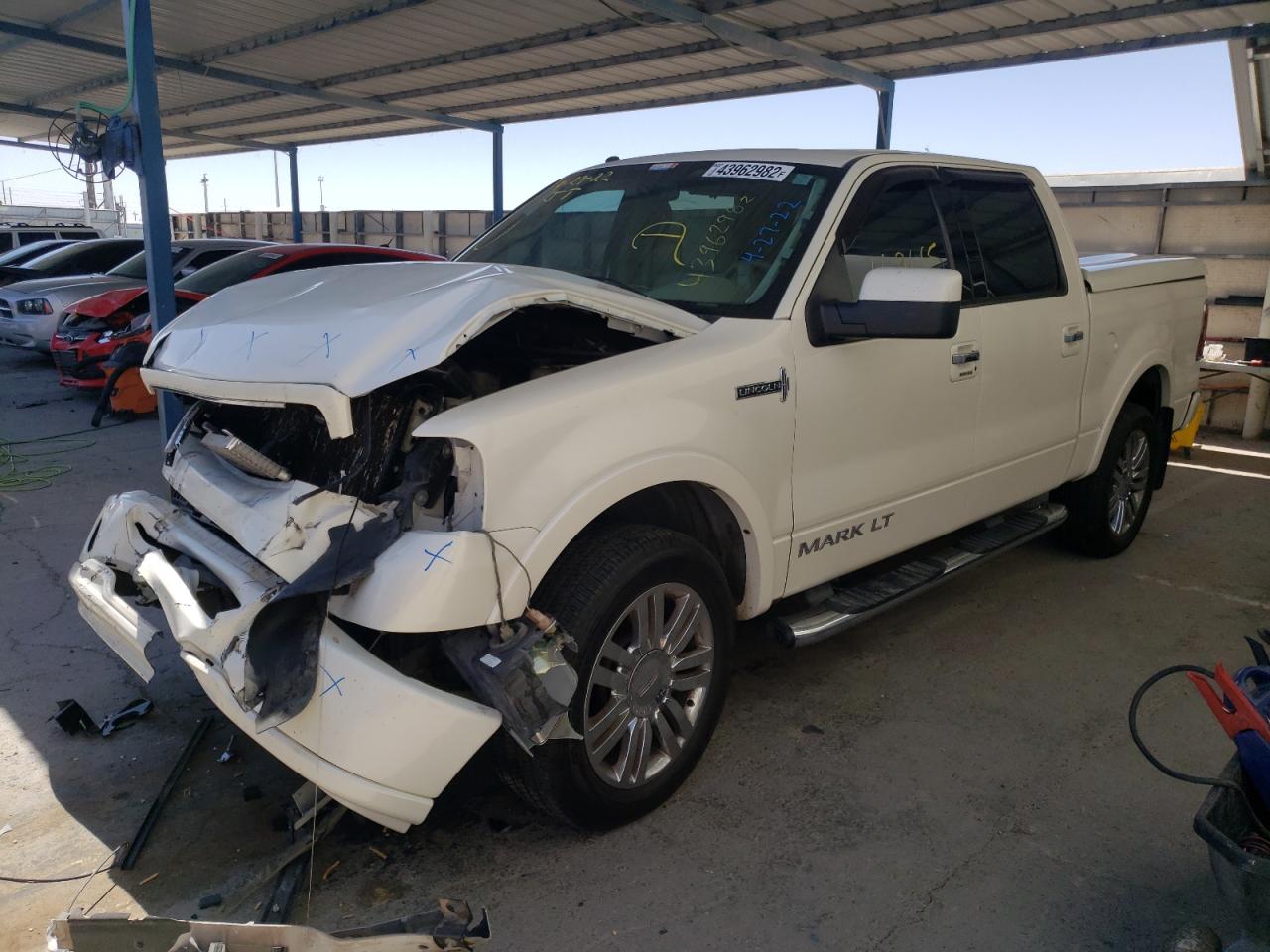 Photo 2 from auction – 2007 LINCOLN MARK LT with VIN 5LTPW18547FJ08158