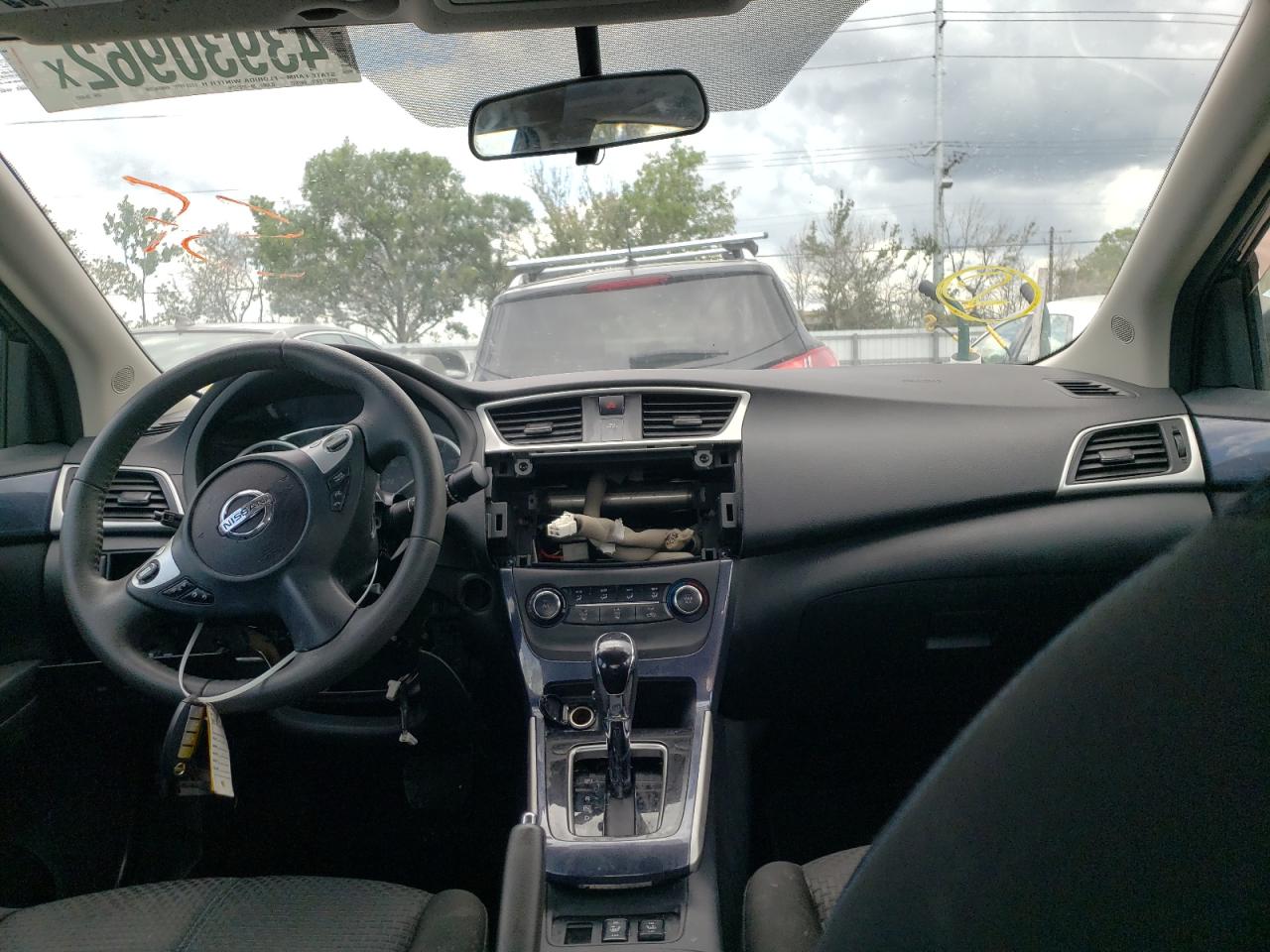 Photo 9 from auction – 2017 NISSAN SENTRA S with VIN 3N1AB7AP7HY384091