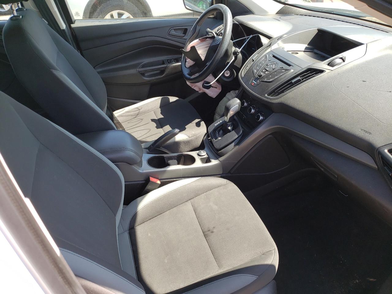 Photo 5 from auction – 2013 FORD ESCAPE S with VIN 1FMCU0F73DUD30375