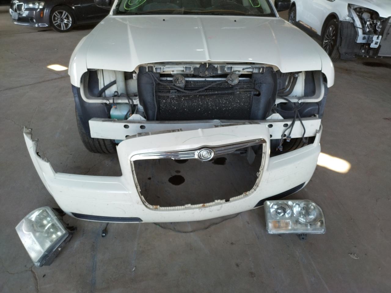Photo 9 from auction – 2005 CHRYSLER 300 with VIN 2C3JA43R75H594161