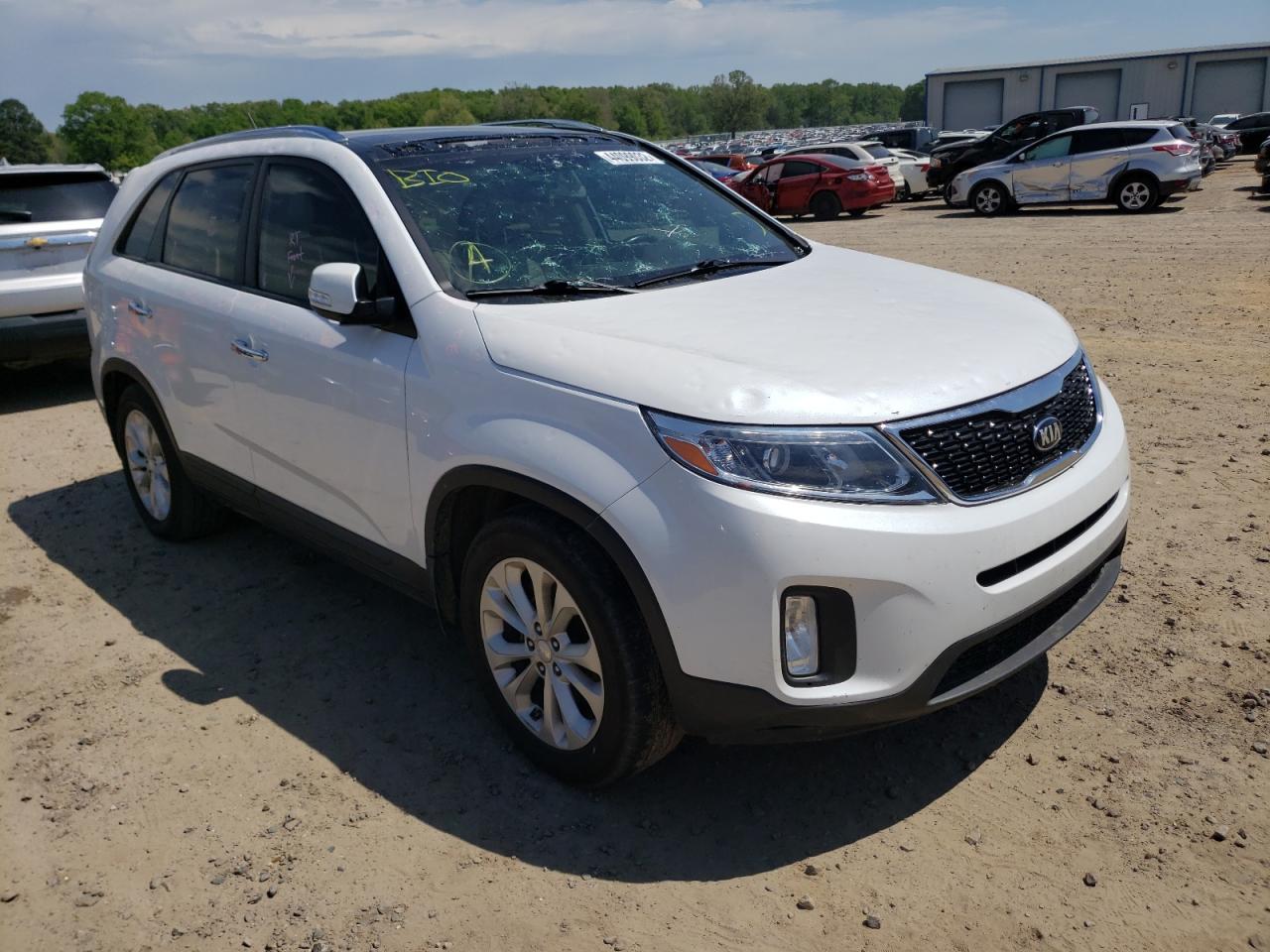 KIA SORENTO EX 2015 with VIN 5XYKU4A72FG564946 - Photo from auction