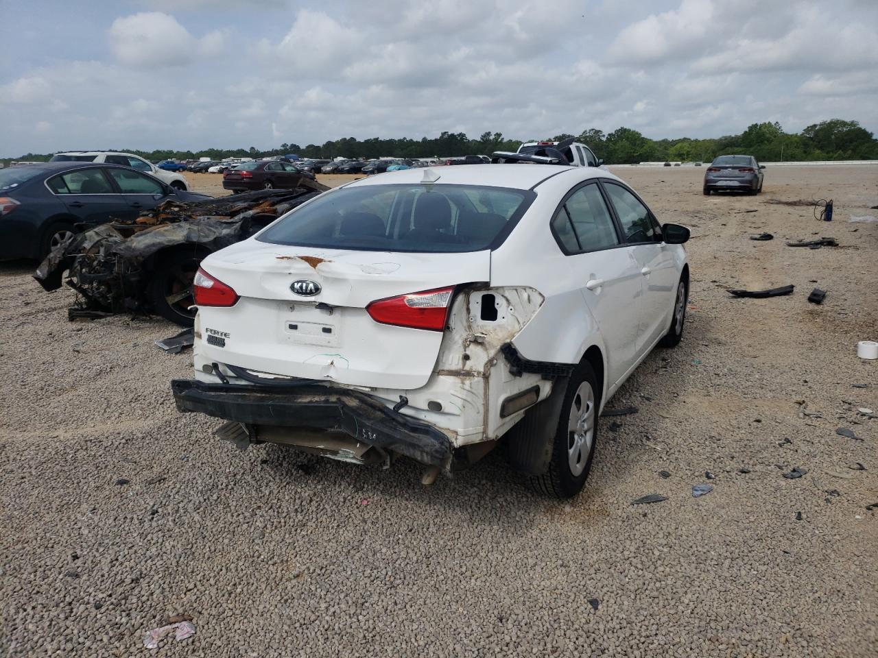 Photo 4 from auction – 2016 KIA FORTE LX with VIN KNAFK4A62G5459619