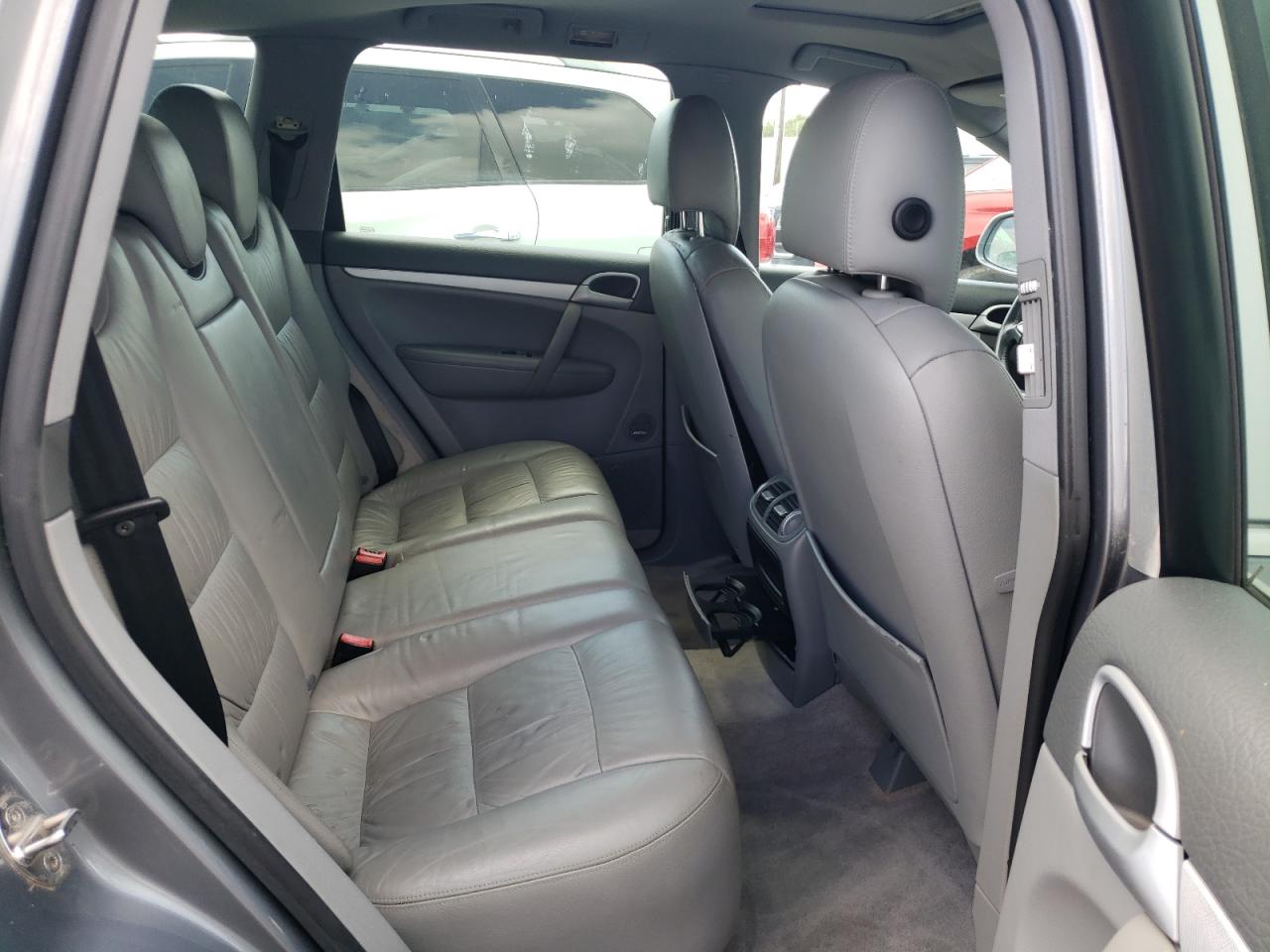 Photo 6 from auction – 2004 PORSCHE CAYENNE S with VIN WP1AB29P34LA63090