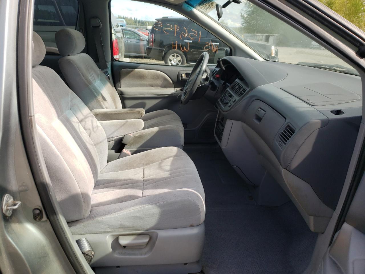 Photo 5 from auction – 2000 TOYOTA SIENNA CE with VIN 4T3ZF19C4YU185105