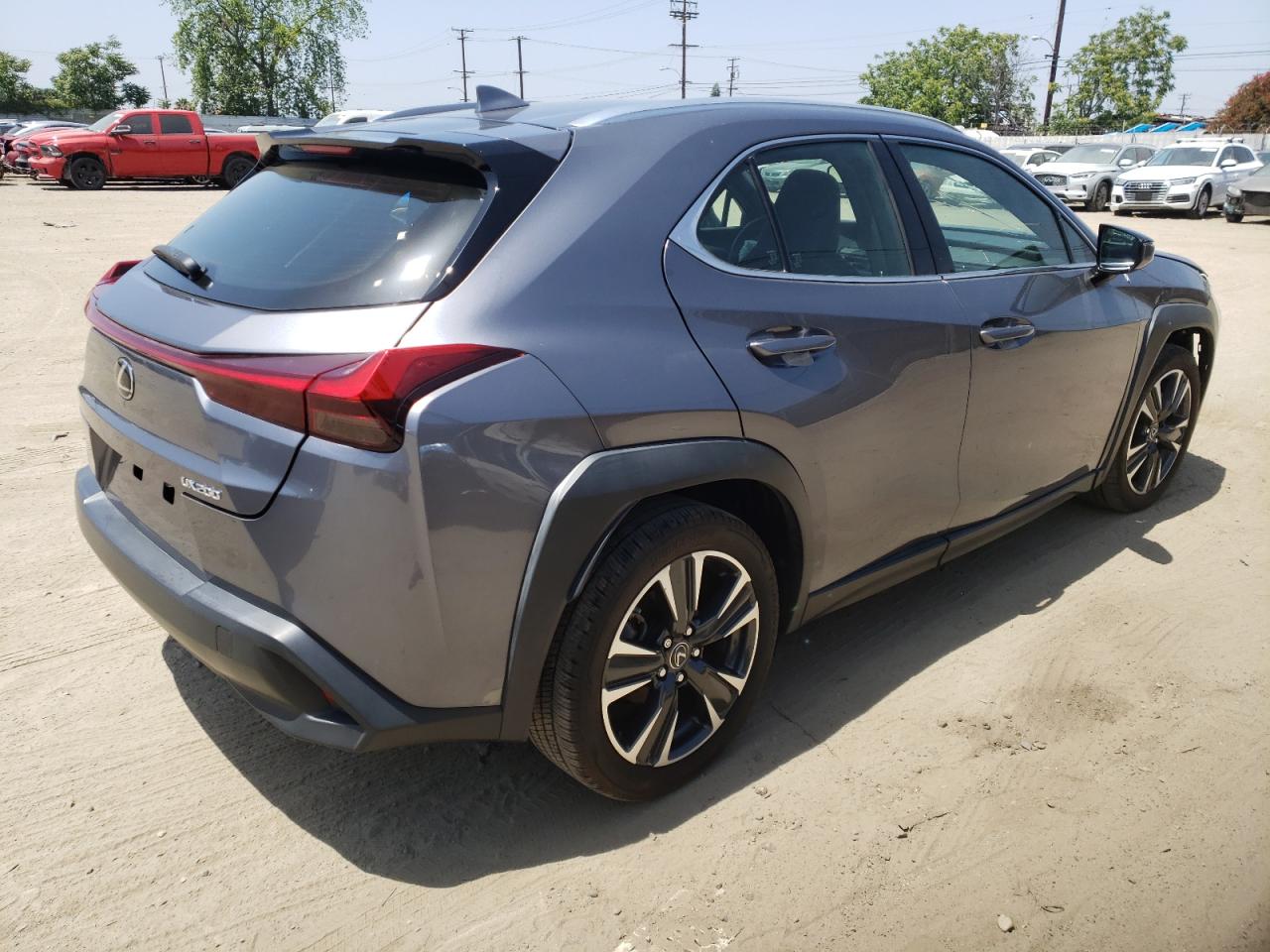 Photo 4 from auction – 2019 LEXUS UX 200 with VIN JTHY3JBH3K2007341