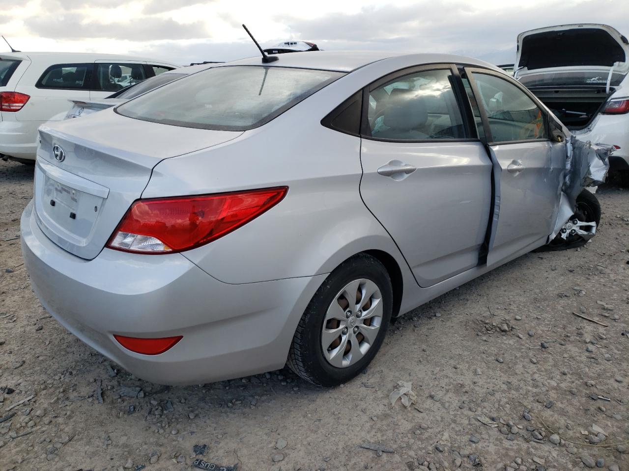 Photo 4 from auction – 2016 HYUNDAI ACCENT SE with VIN KMHCT4AE2GU041458