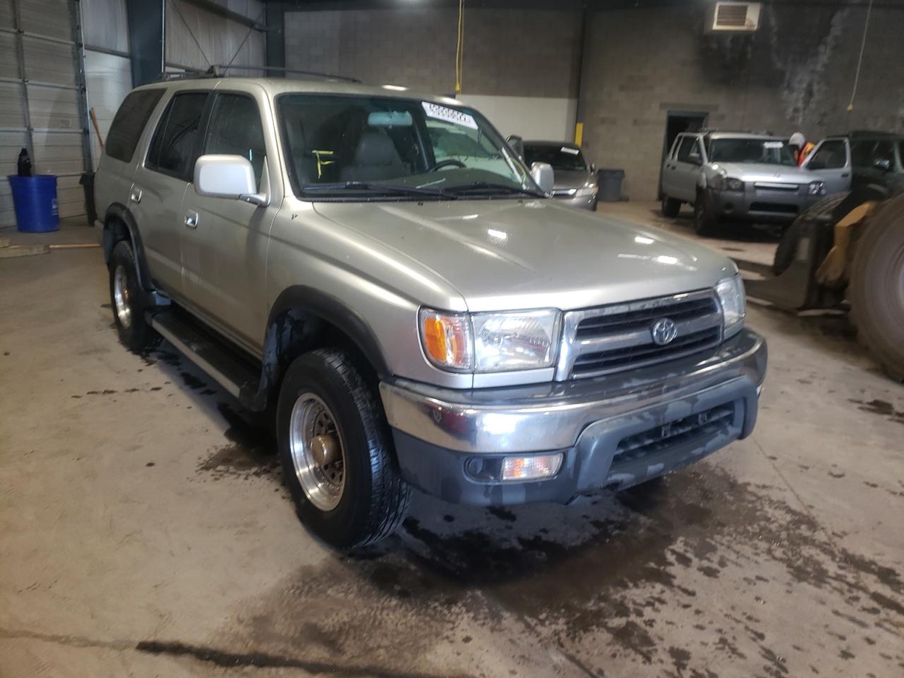 Photo 1 from auction – 1999 TOYOTA 4RUNNER SR with VIN JT3GN86RXX0120844
