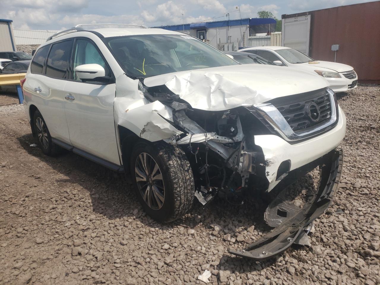 NISSAN PATHFINDER 2017 with VIN 5N1DR2MN4HC648083 - Photo from auction