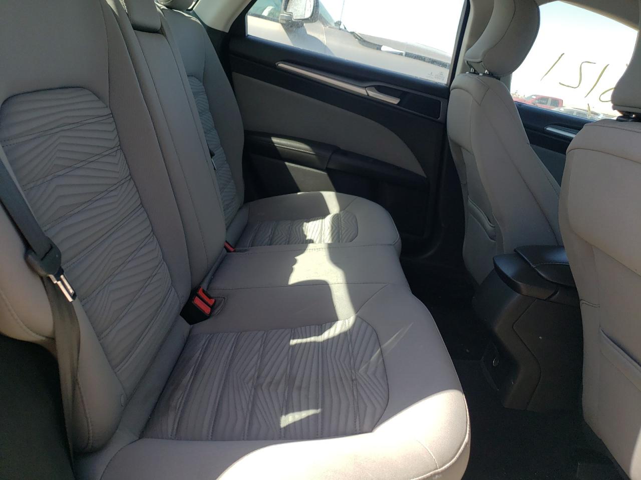 Photo 6 from auction – 2016 FORD FUSION S with VIN 3FA6P0G70GR155074