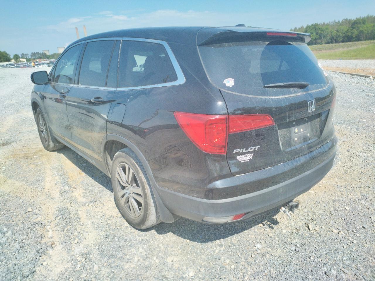 Photo 3 from auction – 2017 HONDA PILOT EXL with VIN 5FNYF5H5XHB001961