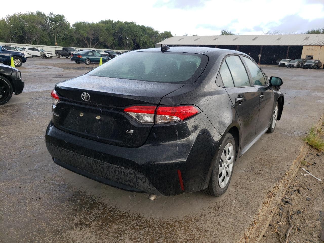 Photo 4 from auction – 2021 TOYOTA COROLLA LE with VIN 5YFEPMAE7MP239138