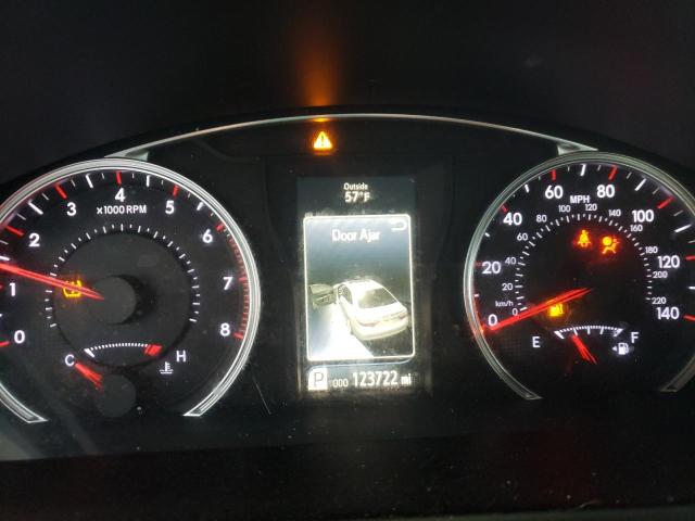 Photo 8 from auction – 2017 TOYOTA CAMRY LE with VIN 4T1BF1FK5HU748684