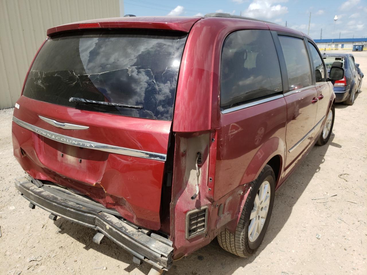 Photo 4 from auction – 2014 CHRYSLER TOWN & COU with VIN 2C4RC1BG8ER280343