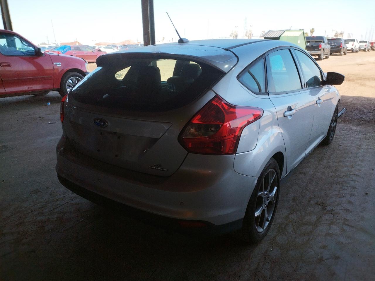 Photo 4 from auction – 2014 FORD FOCUS SE with VIN 1FADP3K25EL262475