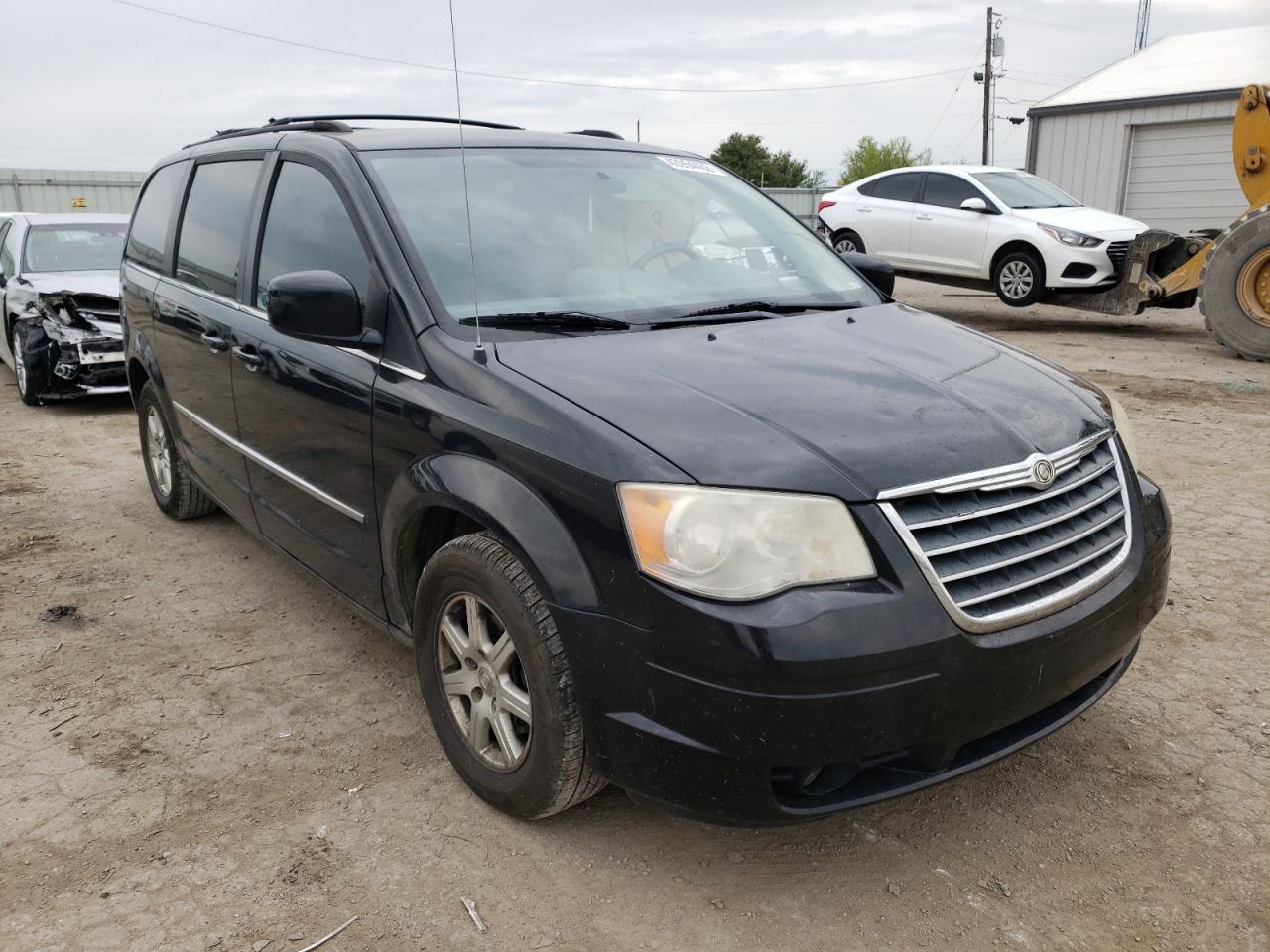 Photo 1 from auction – 2010 CHRYSLER TOWN & COU with VIN 2A4RR5D18AR252738
