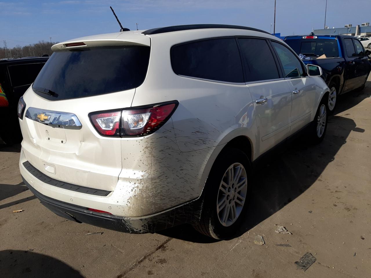 Photo 4 from auction – 2013 CHEVROLET TRAVERSE L with VIN 1GNKRGKD0DJ182104