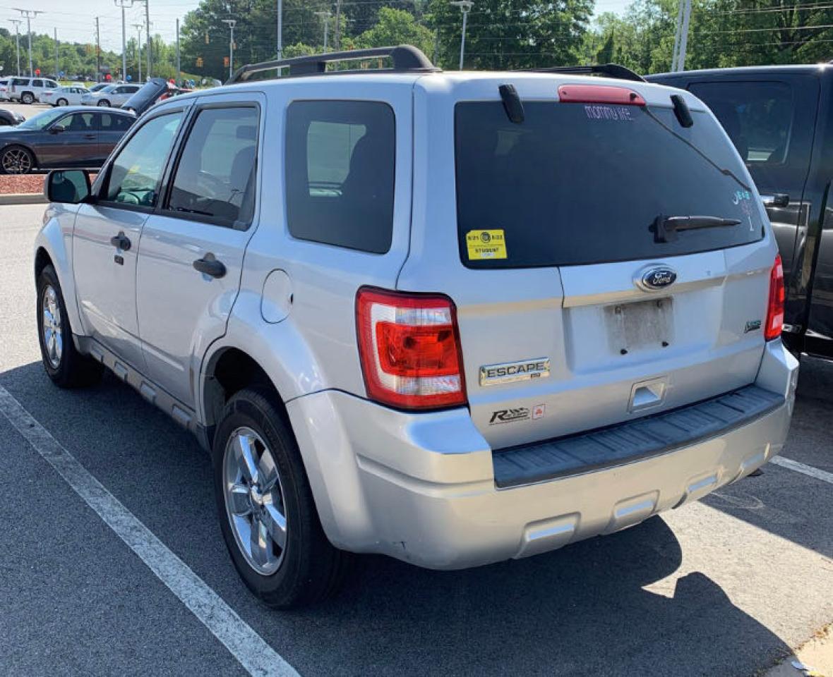 Photo 3 from auction – 2011 FORD ESCAPE XLT with VIN 1FMCU0DG4BKA66143