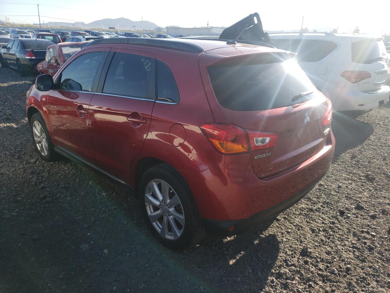 Photo 3 from auction – 2015 MITSUBISHI OUTLANDER with VIN 4A4AP4AU1FE005401